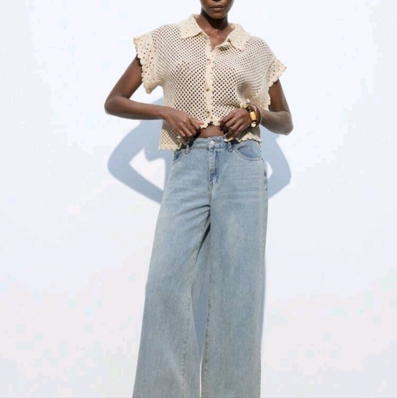 Women's Solid Color Bat Wing Short Sleeve Single-Breasted Hollow Cardigan - Picture 4 of 4